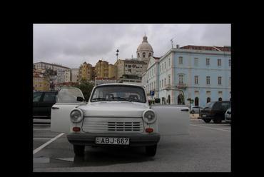 Santa Apollonia pályaudvar Trabanttal az Alfama városrész előtt