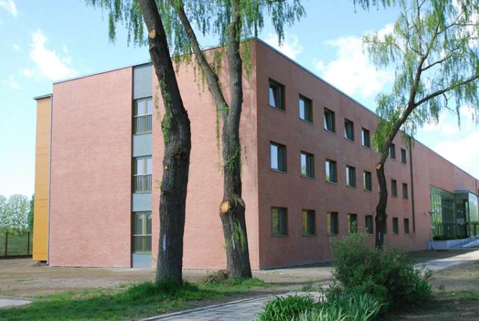 A bajai Eötvös József Főiskola kollégiumának bővítése