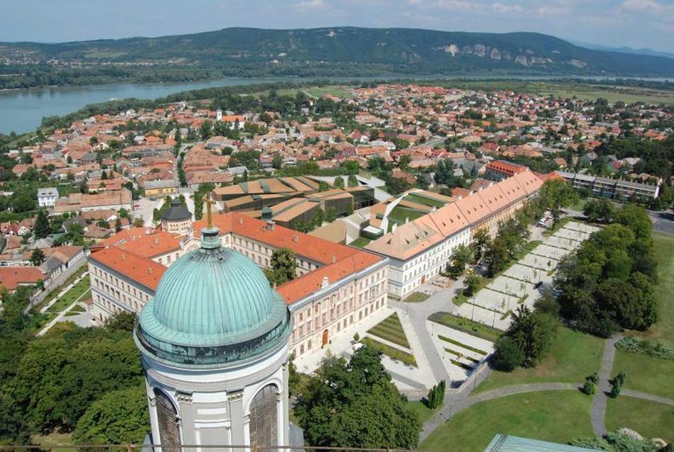 Esztergom Sportcsarnok, toronyból