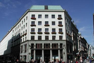 Looshaus, Michaelerplatz, Bécs (tervezte: Adolf Loos, 1910)