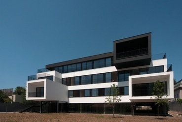 Kacanski appartments, Belgrade. Vezető tervezők: Branislav Redžić, Dragan Ivanović, Zoran Đorović