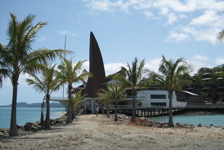 Hamilton  Island Yacht Club - Walter Barda  Design