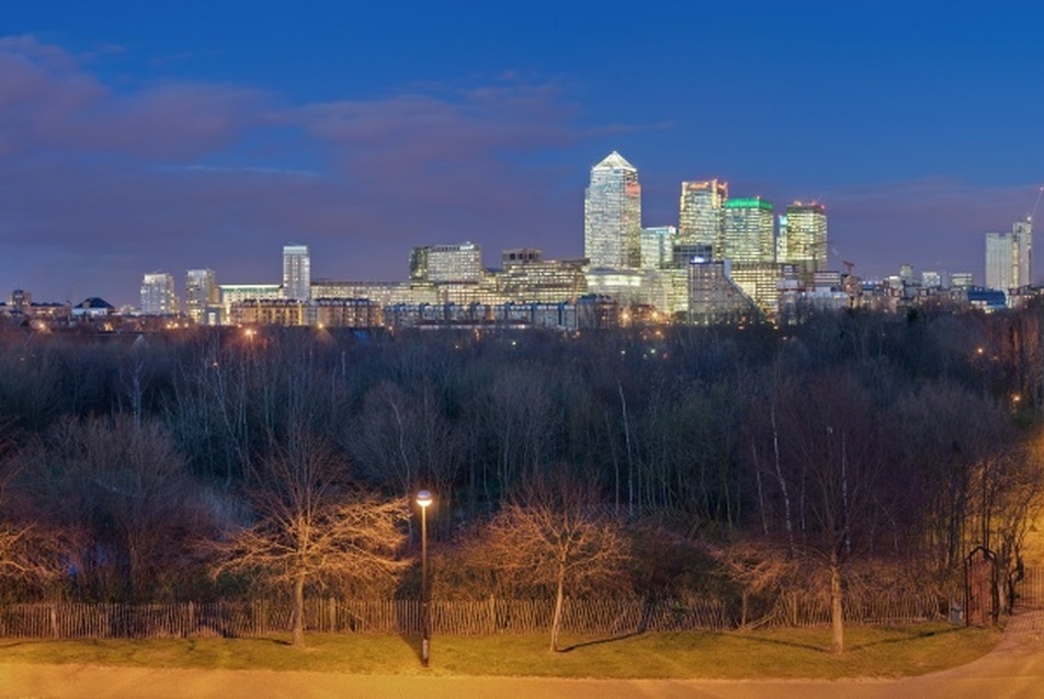 Canary Wharf a Temze másik oldaláról