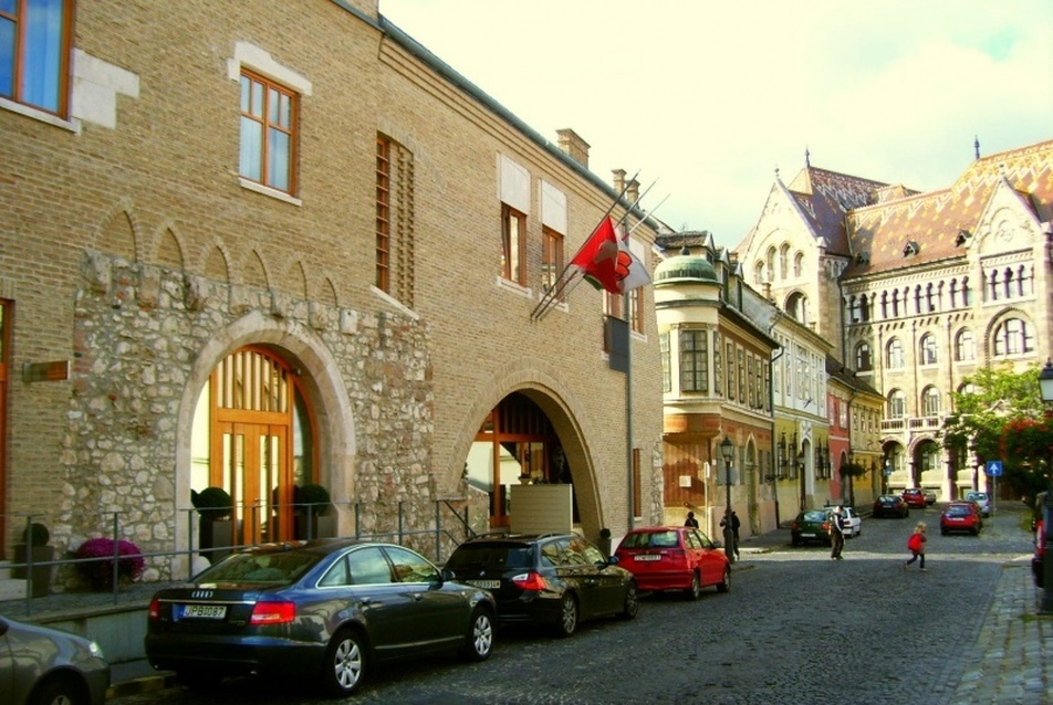 (37) Reimholz Péter Bécsi kapu téri háza