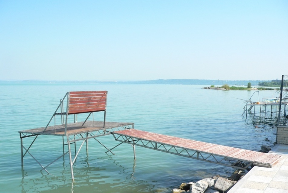 Ház  a Balaton partján - vezető tervező: Ásztai  Bálint