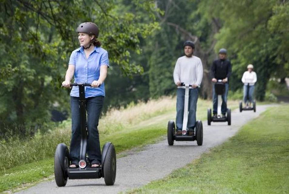 Ugyanez kapható kétkerekű (segway) változatban is.