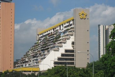 William Lim és Tay Kheng Soon, Golden Mile Complex, 1973, forrás: http://www.panoramio.com/photo_explorer#view=photo&position=21&with_photo_id=22367286&order=date_desc&user=1849435
