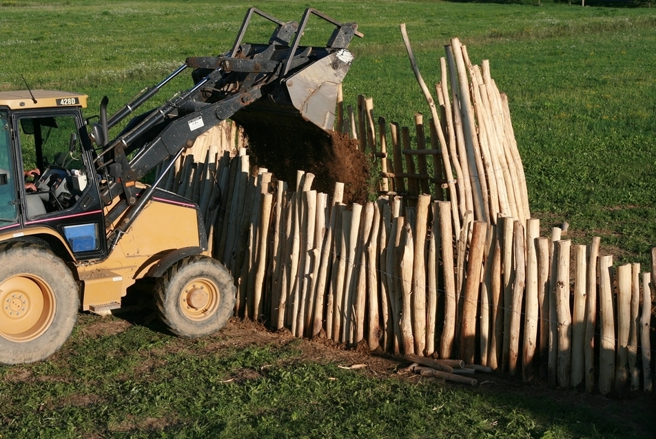 Földfeltöltés géppel, fotó: Hadas László