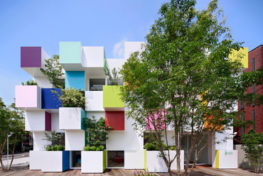 Sugamo Shinkin Bank, Saitama fiók, Japán - Emmanuelle Moureaux, 2014 