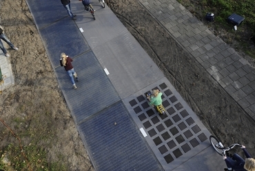 SolaRoad napelemes bicikliút Hollandiában. Forrás: www.solaroad.nl