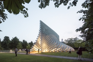 Serpentine Pavilon 2016 - építész: Bjarke Ingels Group - fotó: Laurian Ghinitoiu