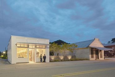 Libary, Newbern, 2013