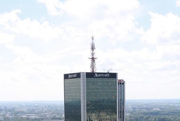 Centrum LIM - Marriot - építész: Jerzy Skrzypczak, Andrzej Bielobradek, Krzysztof Stefanski - forrás: Wikipedia