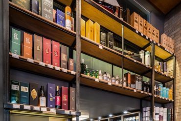 The GoodSpirit Whisky Bar - építész: Radnóczy Eszter  Szabó Csilla (este’r partners) - fotó: Tamás Pál