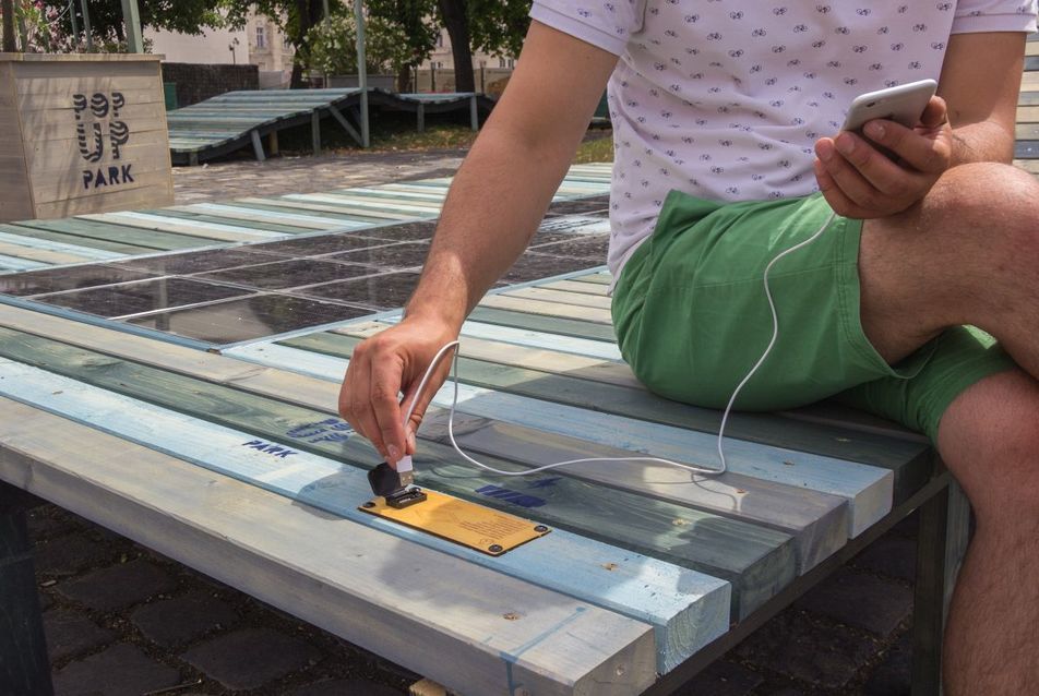 Platio napelemes burkolat a budapesti Deák téren, Hello Wood Pop Up Park