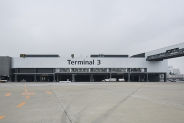 Narita International Airport Terminal 3 - tervező: NIKKEN SEKKEI + Ryohin Keikaku + PARTY - fotó: Kenta Hasegawa