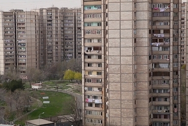 Részletek a filmekből - 16 district, 16 floors, 16 people