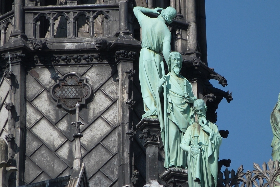 Döntés a Notre-Dame-ról: helyreállítják, nem újjáépítik