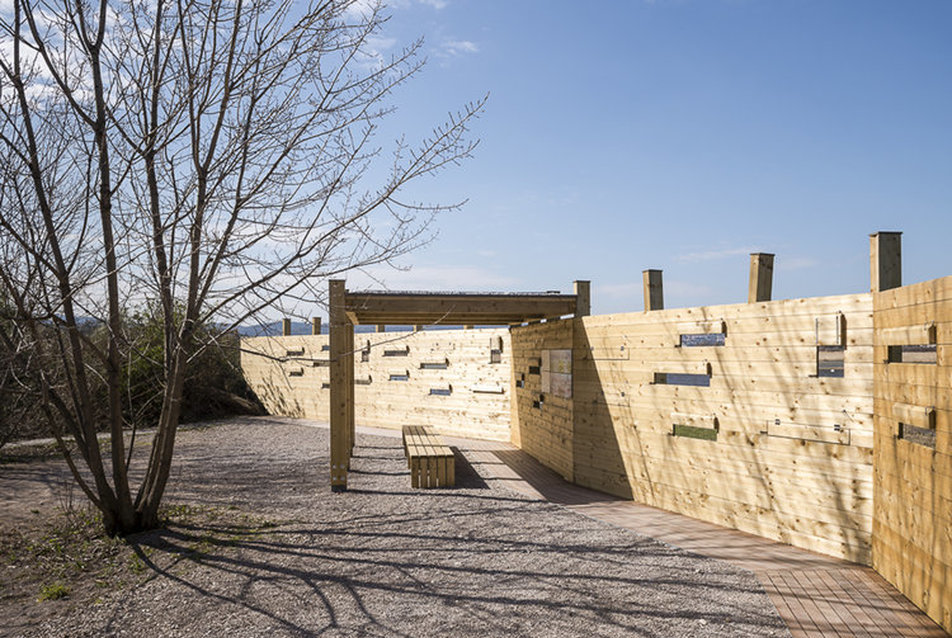 A rezervátum épületei Škocjanski zatok, Koper, Szlovénia. Ravnikar-Potokar építésziroda. Fotók Virginia Vrecl, Miran Kambič