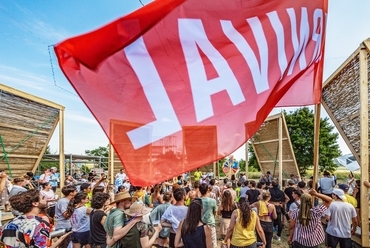 A Partitemplom (Party Temple). Csapatvezetők: Martial Marquet, Vojtech Nemec. Csapattagok: Nikolaj Srdić Kranjc, Jemima Brakspear, Hamid Aghashahi, Winson Yeung, Karolina Krzyżanowska. Fotó: Bujnovszky Tamás, Hello Wood