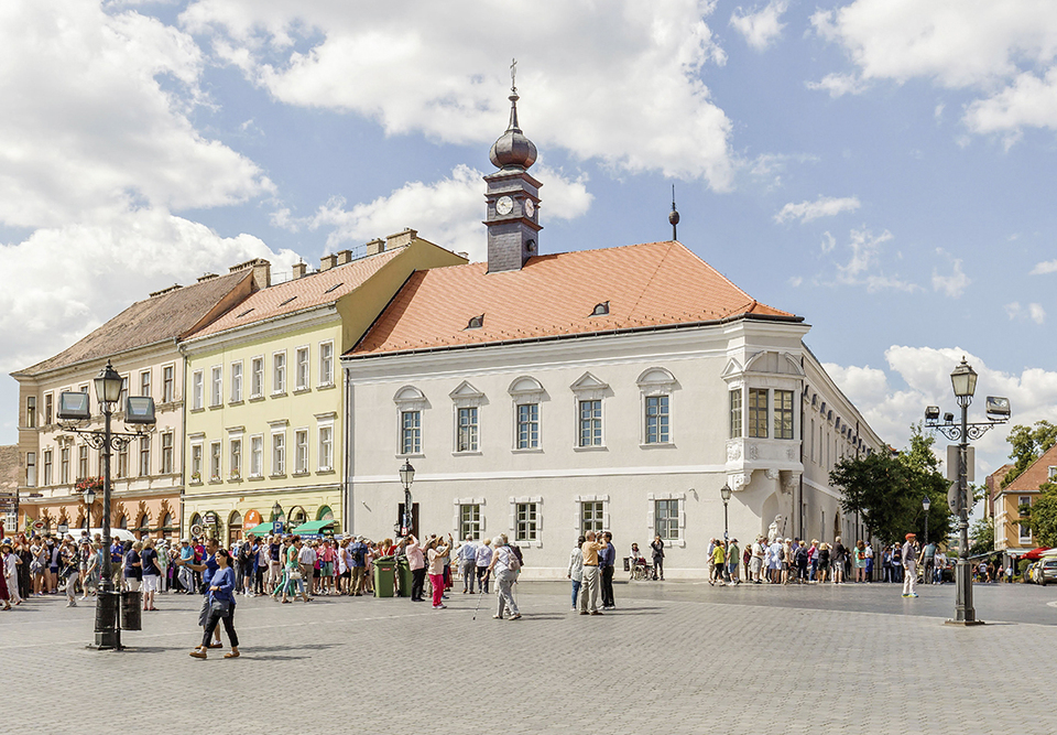 Régi Budai Városháza épülete, terv: Hetedik Műterem - megbízó: Pallas Athéné Domus Sapientiae Alapítvány - fotó forrás: Pro Architectura díj  honlap