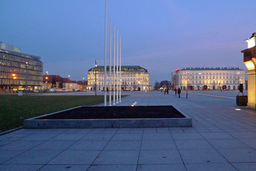 A Piłsudski tér az Ismeretlen Katona Emlékhelye felől nézve. Fotó: Anna Cymer