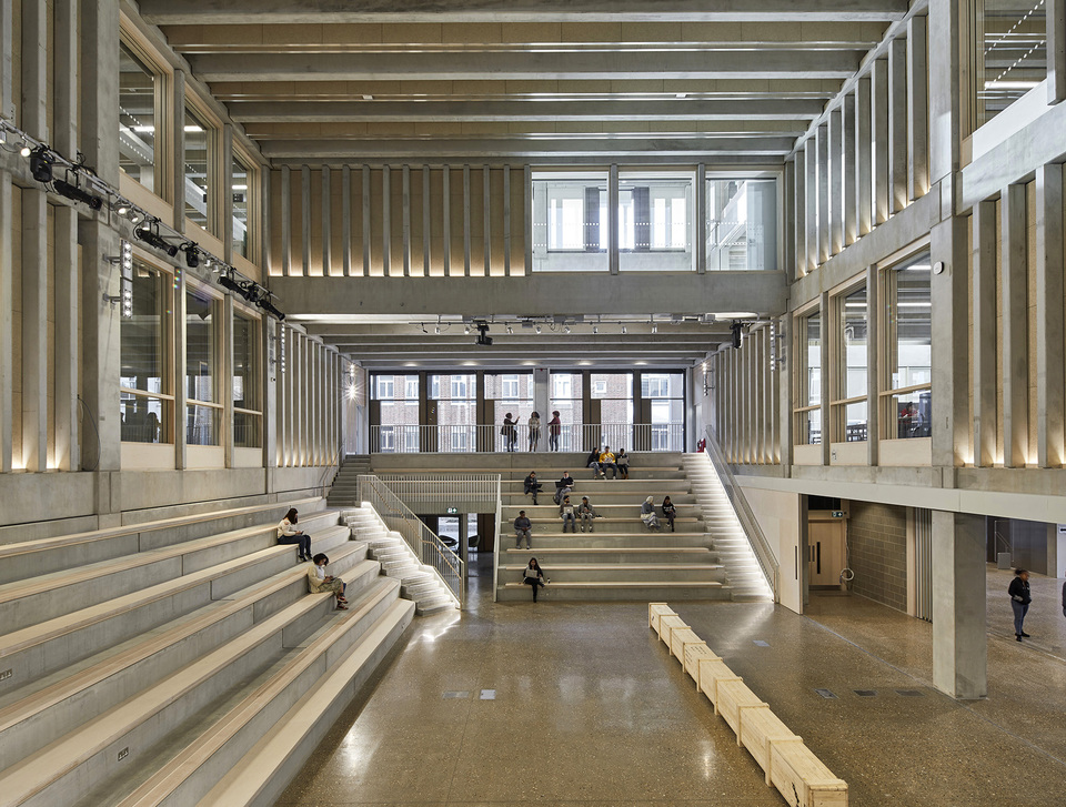 Grafton Architects: Town House Building, Kingston University, Kingston upon Thames, Egyesült Királyság 2019. Fotó: Dennis Gilbert, a Pritzker Architecture Prize jóvoltából