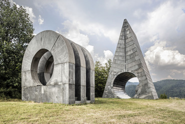 Bogdan Bogdanović: Popinai Emlékpark, 1981, Vrnjačka Banja, Szerbia. Fotó © Roberto Conte