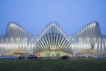 Mediopadana állomás, Reggio Emilia, Olaszország, 2002-2014. Fotó © Burg / Schuh, Palladium Photodesign, a Museo e Real Bosco di Capodimonte jóvoltából 