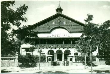 Az Ős-Budavára utódja, az Alpesi Falu 1941-ben. Fotó: Magyar Kereskedelmi és Vendéglátóipari Múzeum, via MaNDA