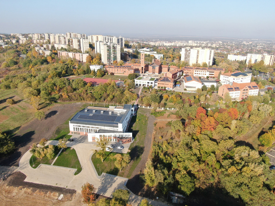 Közös Tér Központ Multifunkcionális Csarnok, Miskolc. Vezető tervező: Kulcsár Attila DLA. Fotó: Kulcsár Attila DLA 