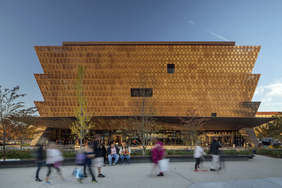 Az Afroamerikai Művészetek és Kultúra Smithsonian Nemzeti Múzeuma, Washington DC. Fotó: Nic Lehoux, via RIBA