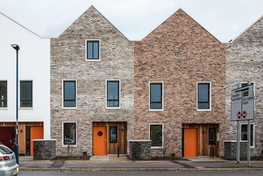 Mole Architects: Marmalade Lane, közösségi lakótelep Cambridge-ben – sorházak – fotó © David Butler