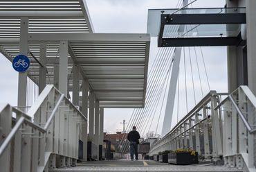 Kaposvári Közlekedési Központ. Építészeti és tájépítészeti generáltervezés: Unitef ’83 Zrt. Fotó: Szecsődi Balázs, MÁV