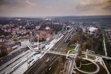 Kaposvári Közlekedési Központ. Építészeti és tájépítészeti generáltervezés: Unitef ’83 Zrt. Fotó: Szecsődi Balázs, MÁV