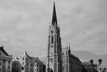 Újvidék. A neogótikus Szűz Mária Szent Neve római katolikus plébániatemplom, építész: Molnár György, 1894 körül, Fotó: Lovra Éva