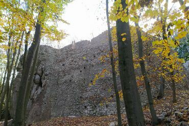 Szögliget – Szádvár kulturális-turisztikai fejlesztését szolgáló helyreállítás, Tervező: Kelemen Bálint (KÖZTI Zrt.), Tájépítészet: Németh Zita, Megbízó: NÖF Nemzeti Örökségvédelmi Fejlesztési Nonprofit Kft., Nemeti Várprogram, Fotó: Kelemen Bálint