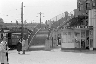 Széll Kálmán (Moszkva) tér, 1956. Forrás: Fortepan / Lőrinczi Ákos