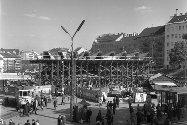 Széll Kálmán (Moszkva) tér, épül a metróállomás csarnoka, 1972. Forrás: Fortepan / undefined