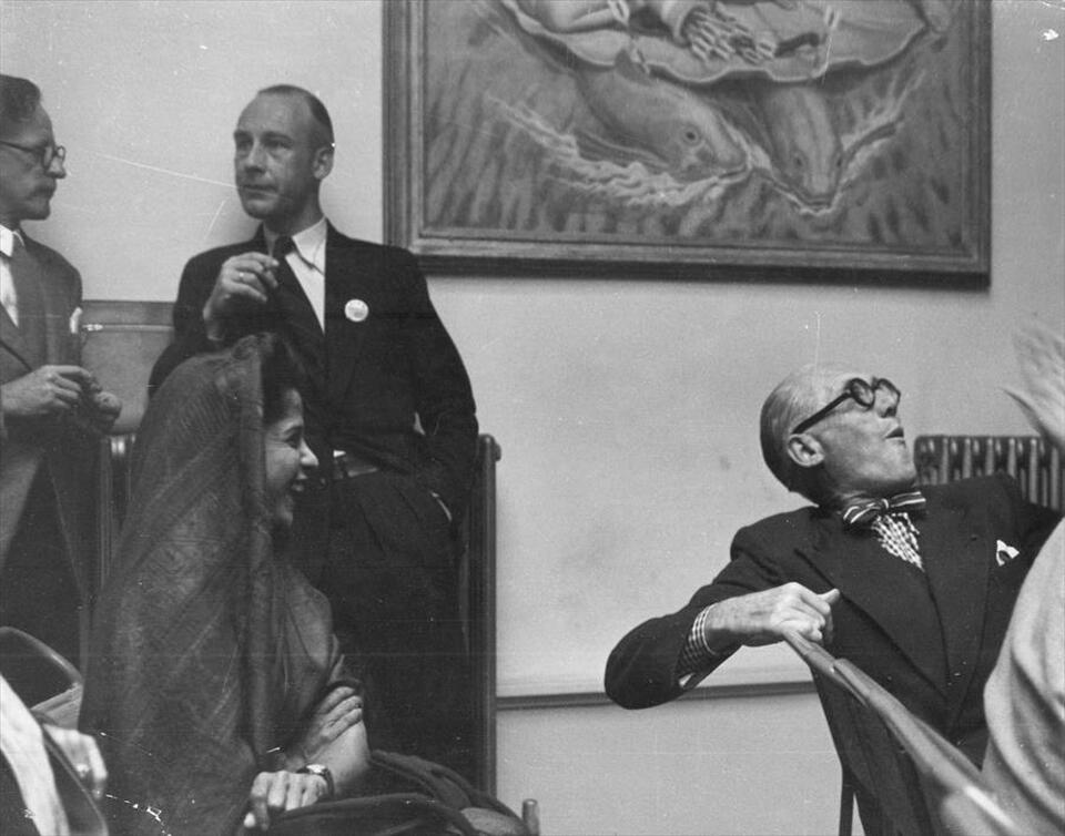 M. de Silva és Le Corbusier az 1947-es bridgewateri CIAM konferencián – Forrás: suravi.fr