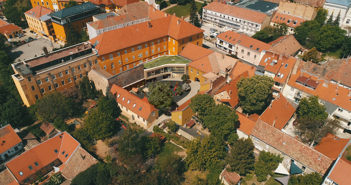 A Másfél Építész Stúdió tervei a pécsi Szent Margit Óvoda bővítéséhez