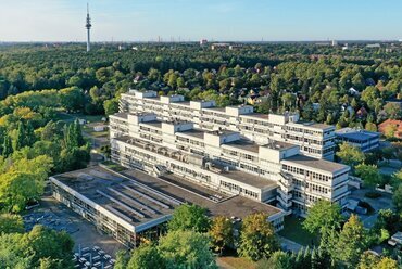 Fachhochschule für Produktions- und Verfahrenstechnik, 1964, 1967–72, Studentenwohnheim, 1965–69, Hamburg-Bergedorf, Heinz Graaf, Peter Schweger, Hajnos Miklós