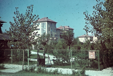 Balatonőszöd, a Kereskedelmi és Iparügyi Minisztérium tisztviselőinek üdülője (később a Minisztertanács üdülője), 1942. Forrás: Fortepan / Széman György, 118641.