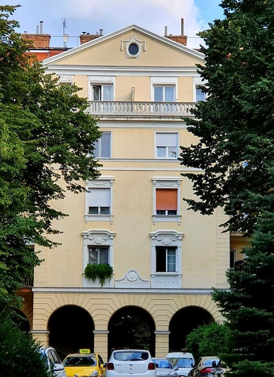 Budapest, Böszörményi út 34., tervező: Jónás Dávid és Wellisch Andor (a szerző felvétele)