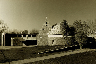 Magyar Szentek Temploma, Török Ferenc és Balázs Mihály, 1995-1996, fotó forrása: hazai.kozep.bme.hu