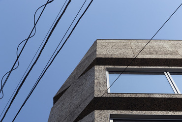 Takaaki Fuji + Yuko Fuji Architecture: Bay Window Tower House, Tokió. Fotó: Nishikawa Masao 