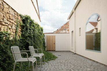 Atelier 111 Architekti: Kozina House, Trhové Sviny, Csehország. Fotó: Alex Shoots Buildings