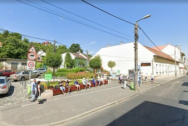 A Magdolna Udvar előtti tér a felújítás után - Forrás: Google Maps