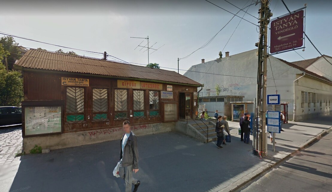 A Magdolna Udvar előtti tér a felújítás előtt - Forrás: Google Maps