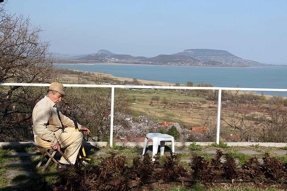 Balatongyörök, Mőcsényi Mihály archív képei az épületről / Forrás: Mőcsényi esszék 10 / Építészfórum